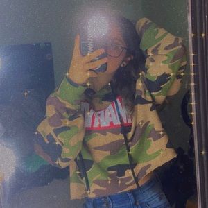 Meet your Posher, Cece